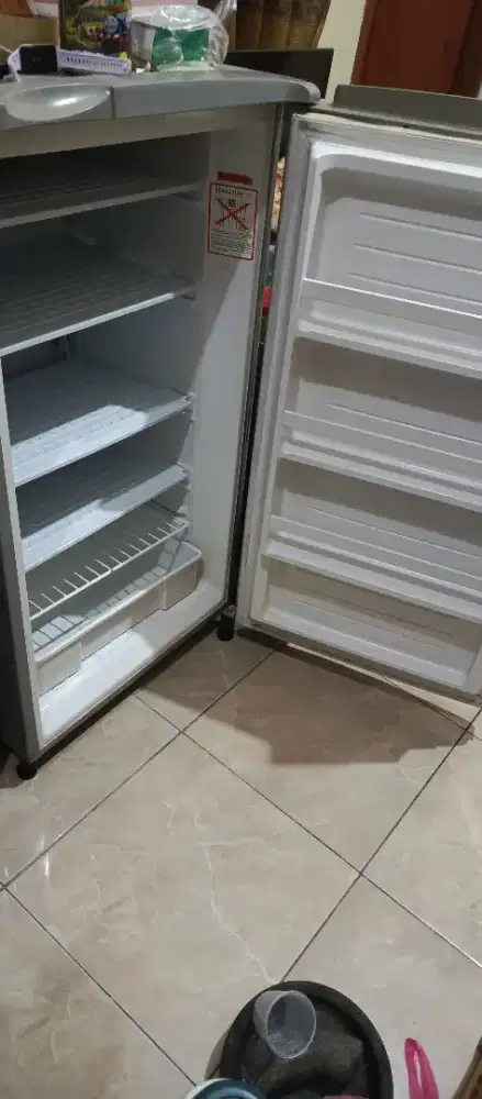 Freezer ASI merk AQUA