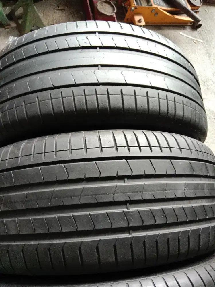 Pirelli pzero 285 45 R21