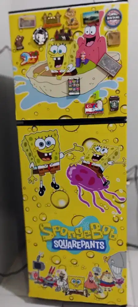 Kulkas 2 pintu. Kondisi atas bawah baik dan dingiin