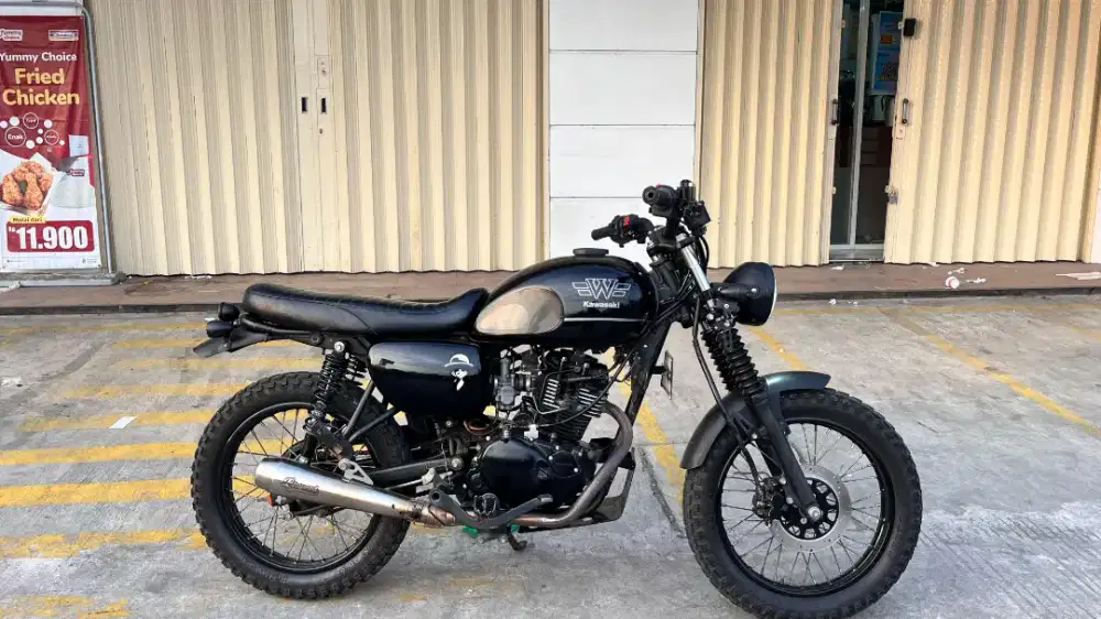 KAWASAKI W175 SE BLACK EDITION