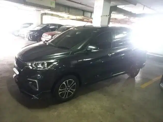 DP MURAH Suzuki Ertiga 1.5 Hybrid SS Bensin-AT 2022 Hitam CHFZB