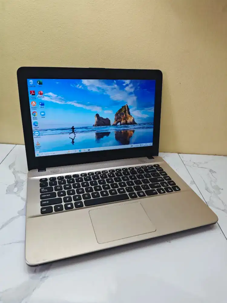 Laptop Asus X441U i3