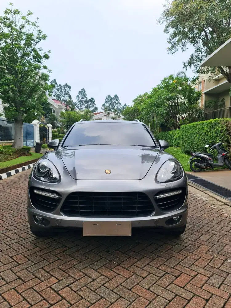 Porsche Cayenne NIK 2013. Bensin 3.6 Grey Abu - Abu Km Low