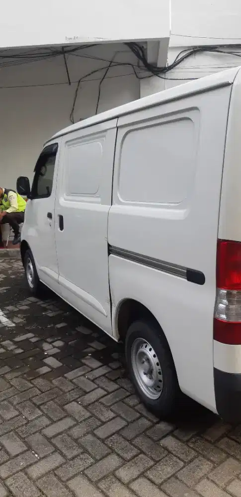 Rental mobil dan supirnya