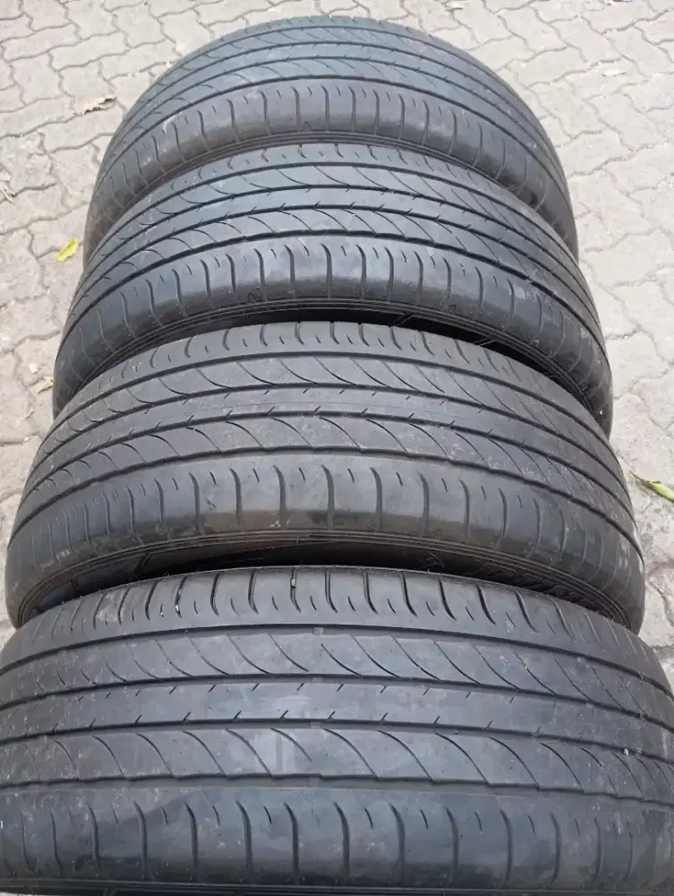Dunlop sportmaxx 225 60 R18