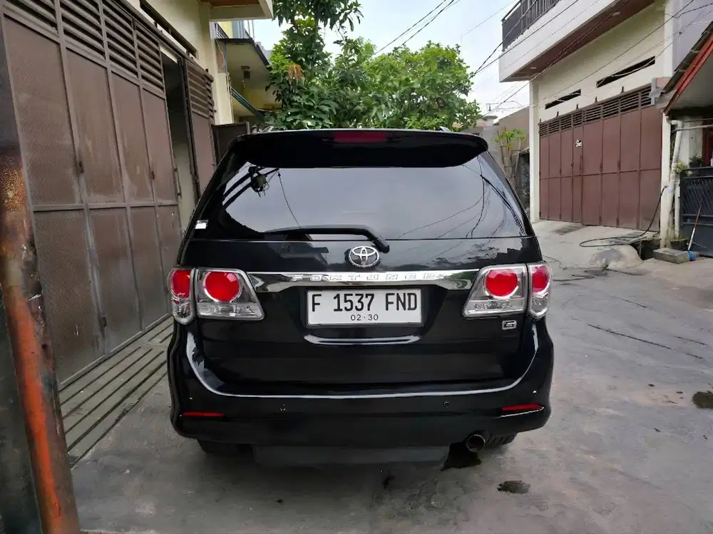 Toyota Grand Fortuner G Diesel Solar Matic AT Tahun 2012 Hitam , 2011