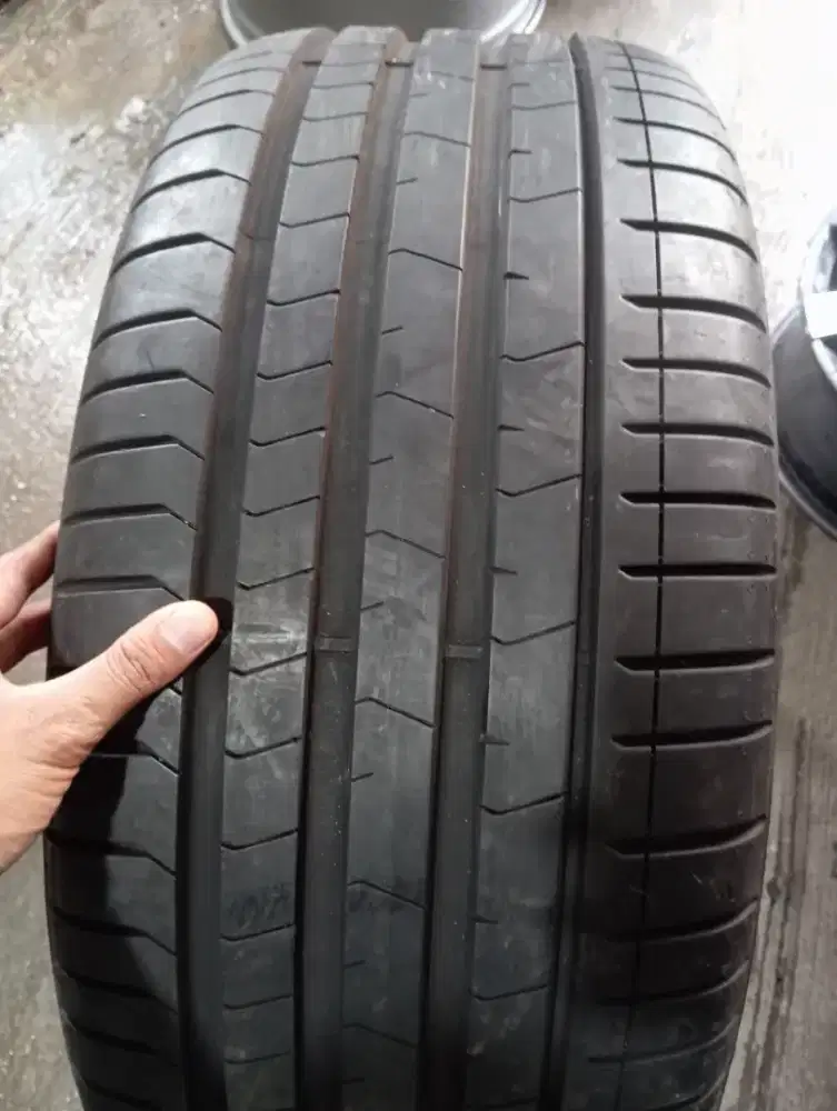 Pirelli pzero 265 35 R22