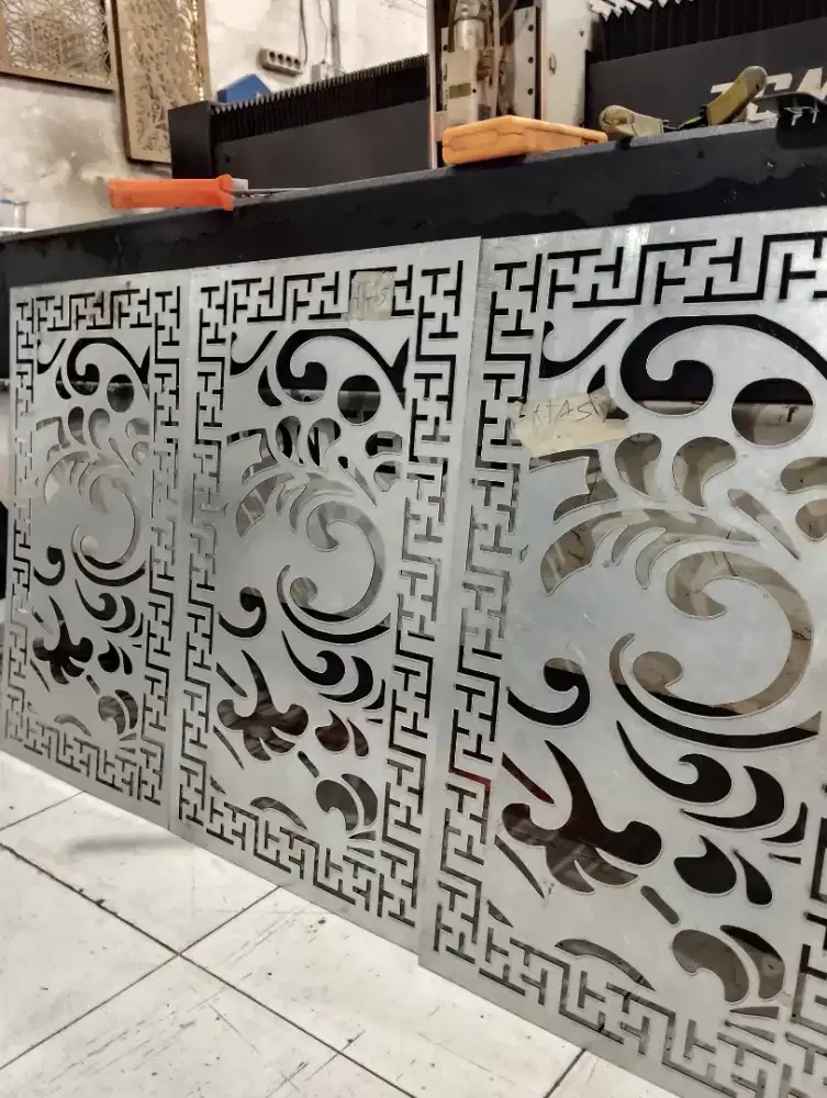 Laser Cutting & Advertising