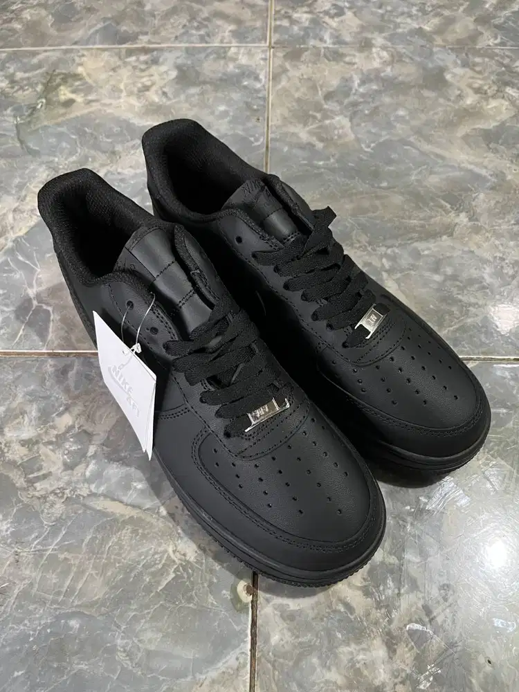 Size 43 - Nike Air Force 1 Low Triple Black