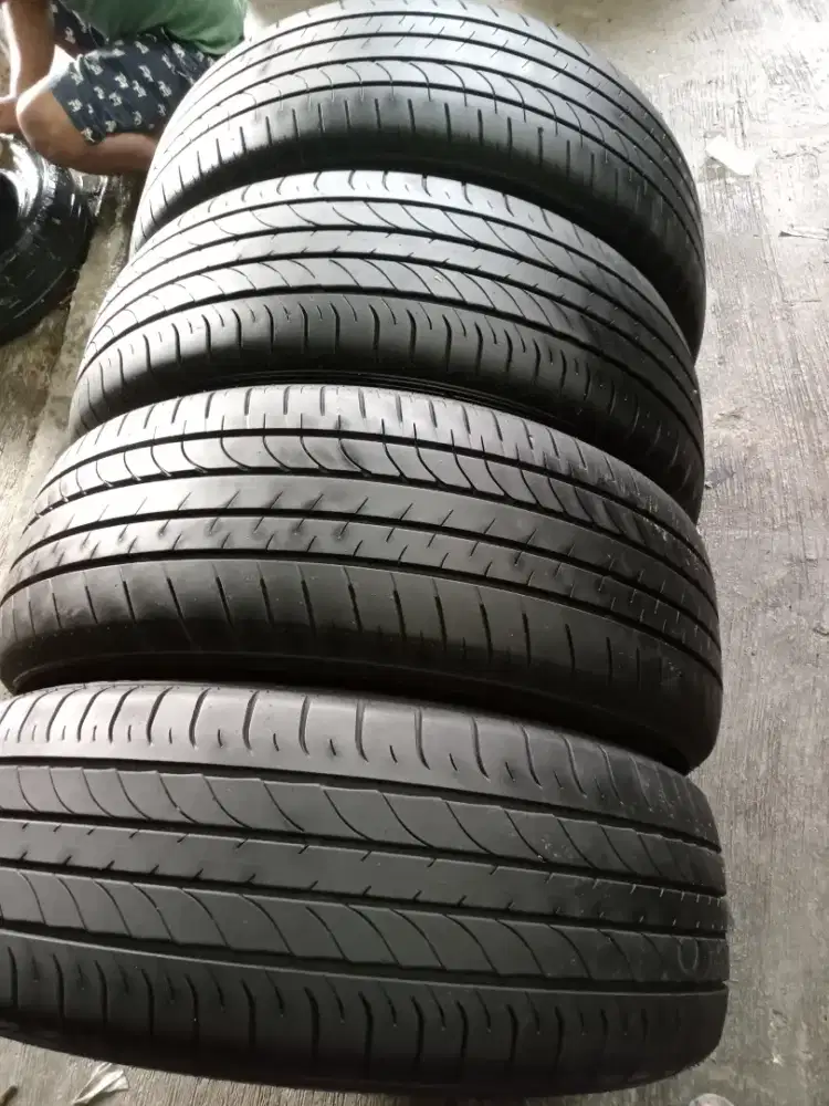 Dunlop sportmaxx 235 55 R20