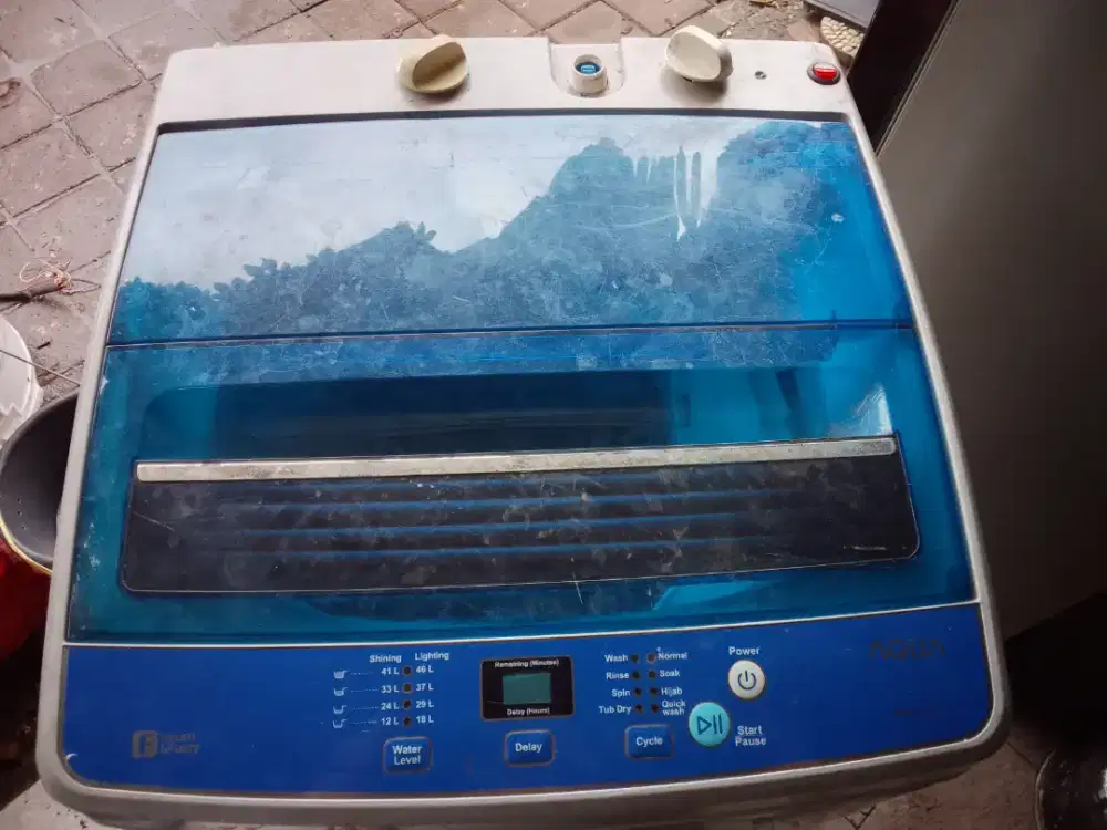 Mesin cuci 1 lubang merek Aqua 7'7 kilo sudah dimenualin bagus