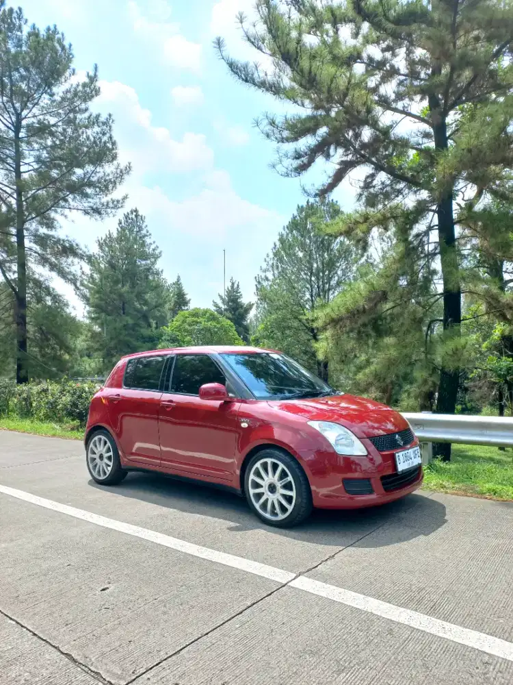 [KM.103rb] Suzuki Swift ST M15A AT Merah 2008