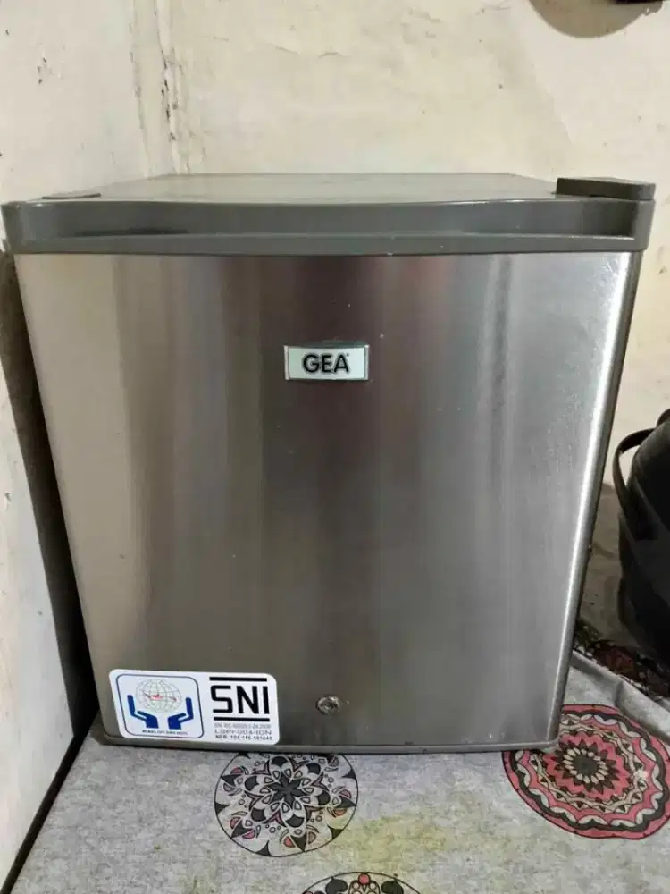 Kulkas Minibar 1 Pintu Gea