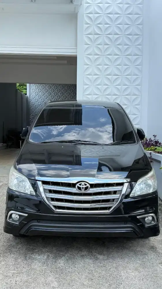 TOYOTA KIJANG INNOVA 2015 V LUXURY 2.0 A/T