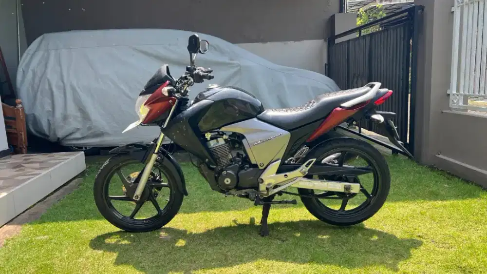 Sepeda motor Honda Megapro mono 2010 N kab pajak hidup/STNK 2030