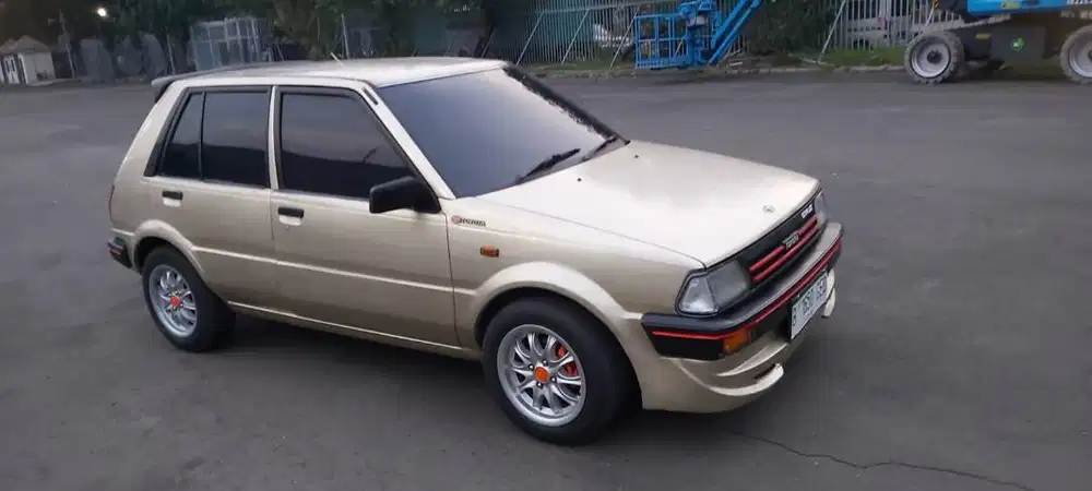 DIJUAL TOYOTA STARLET KOTAK 1986