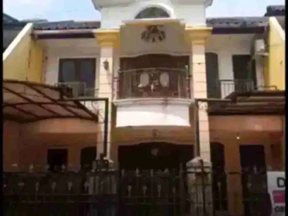 RUMAH MEGAH DI KOMPLEK BILLYMOON PONDOK KELAPA