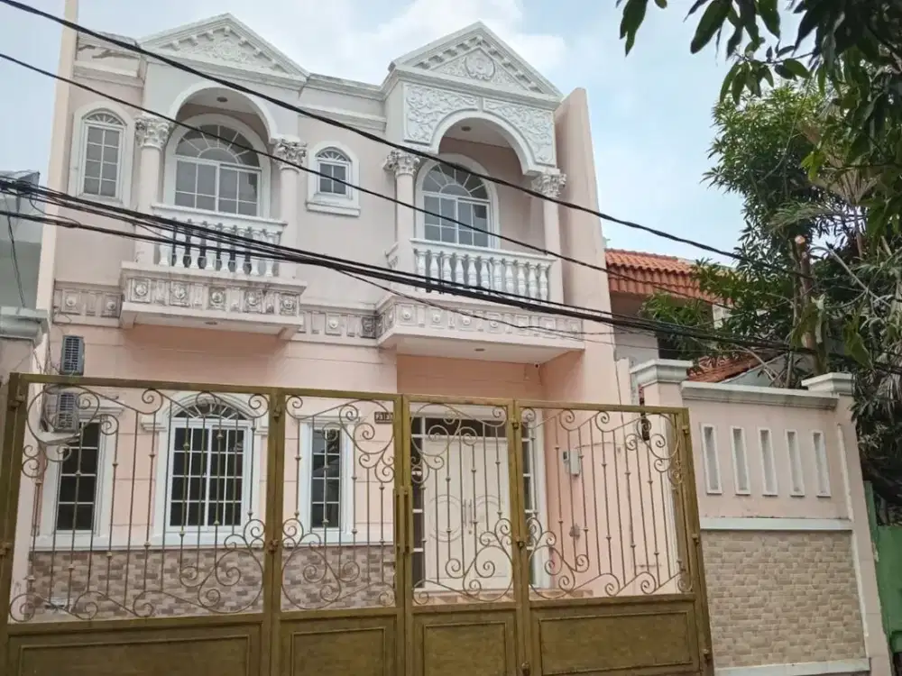 Dijual Rumah 2 Lantai Siap Huni di Puri Indah Jakarta Barat