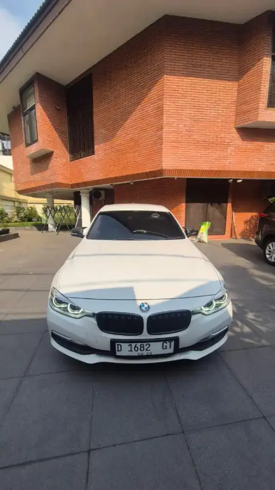 BMW 320i F30 LCI 2018