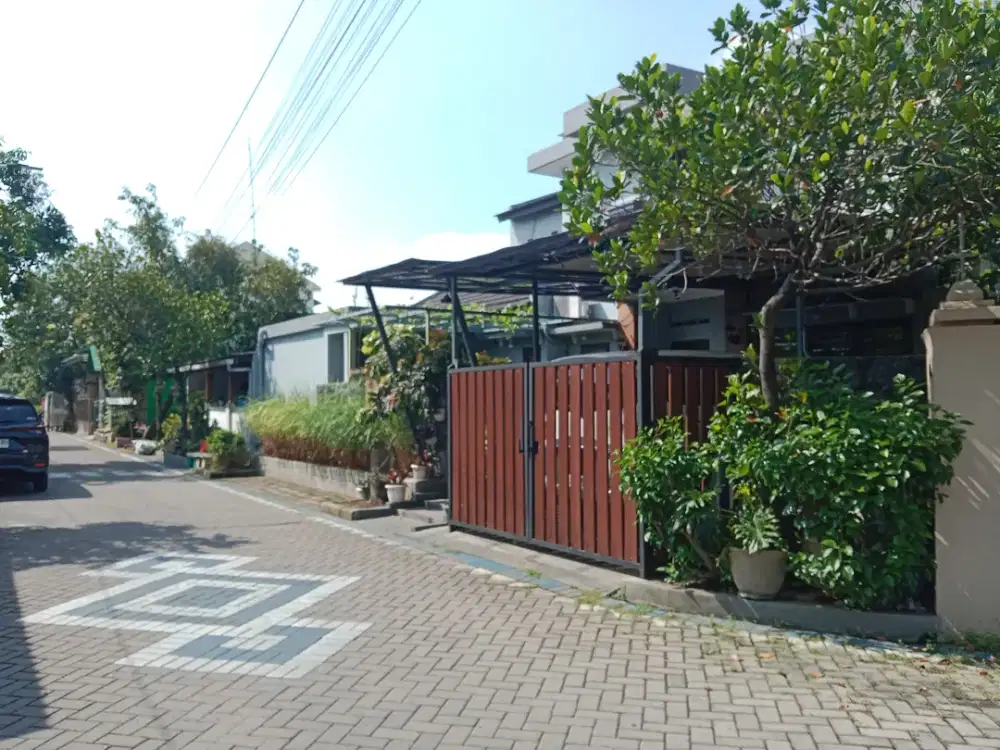 DEKAT EXIT TOL SIDOARJO Rumah 2 Lantai Pondok Jati Sidoarjo Siap Huni Minim Renovasi