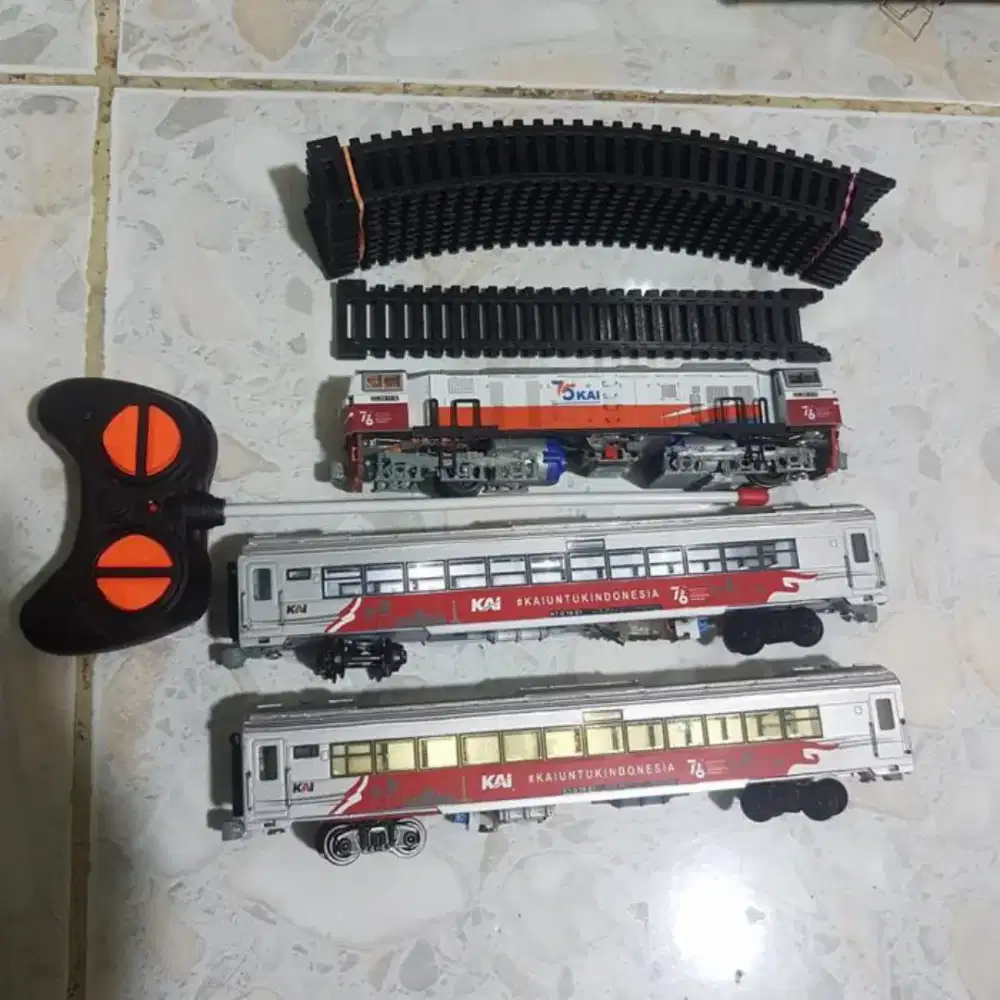 Paket miniatur set loko dan kereta railking skala HO 1/87 by mang irin