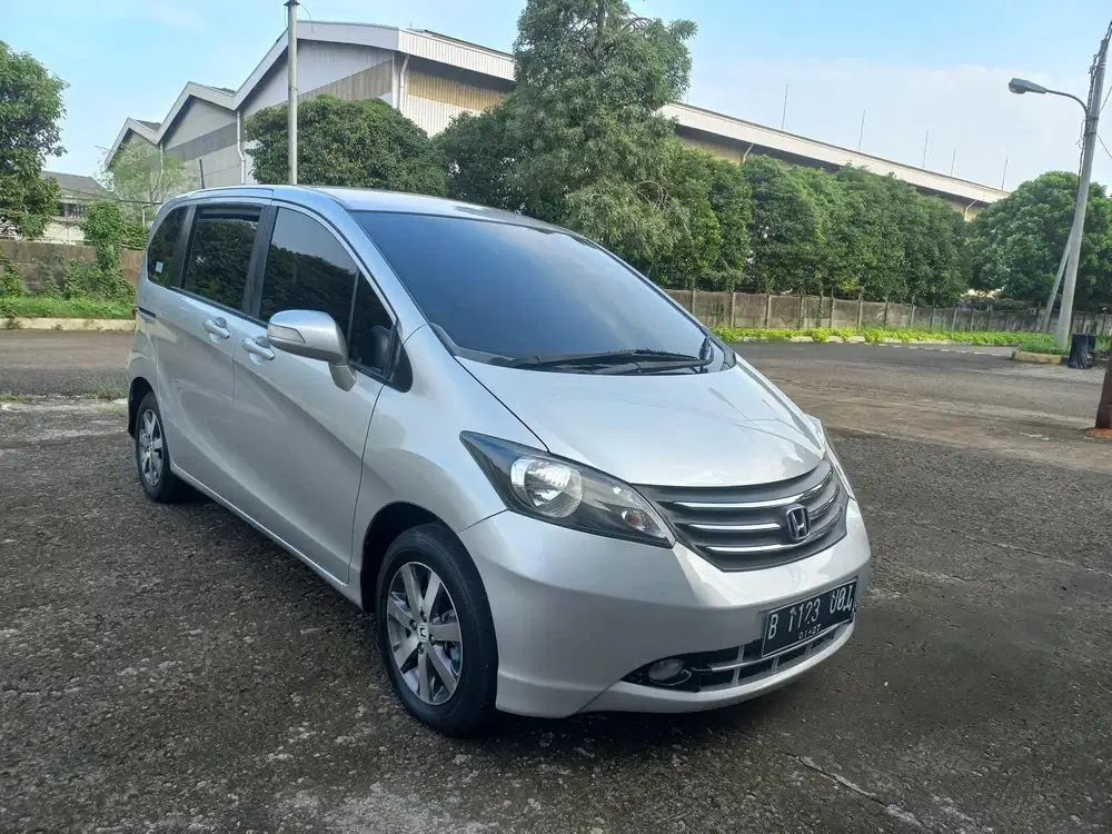 [MURAH] Honda Freed PSD AT 2011, Silver