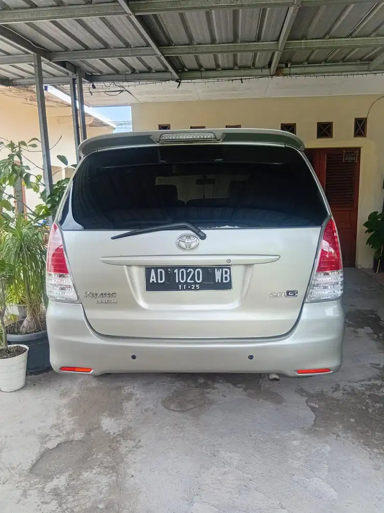 Toyota Kijang Innova 2009 Bensin