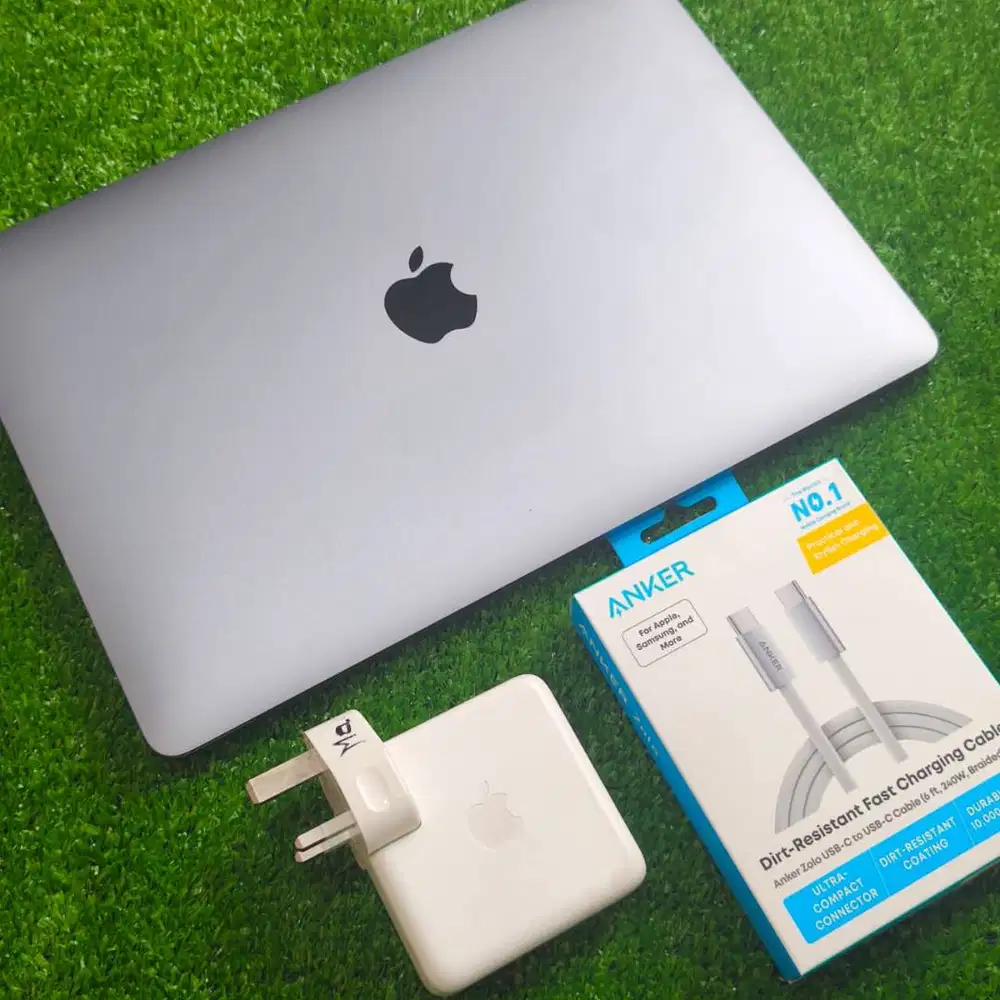 Macbook Pro 13 inch 2020 M1 16/256GB CC 222 Port USB C yg 1 rusak