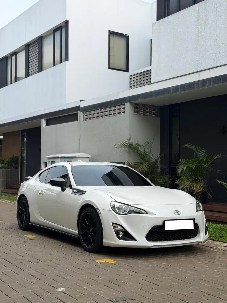 Toyota Ft86 2012 Coupe White on Red Full Spec Sangat Terawat
