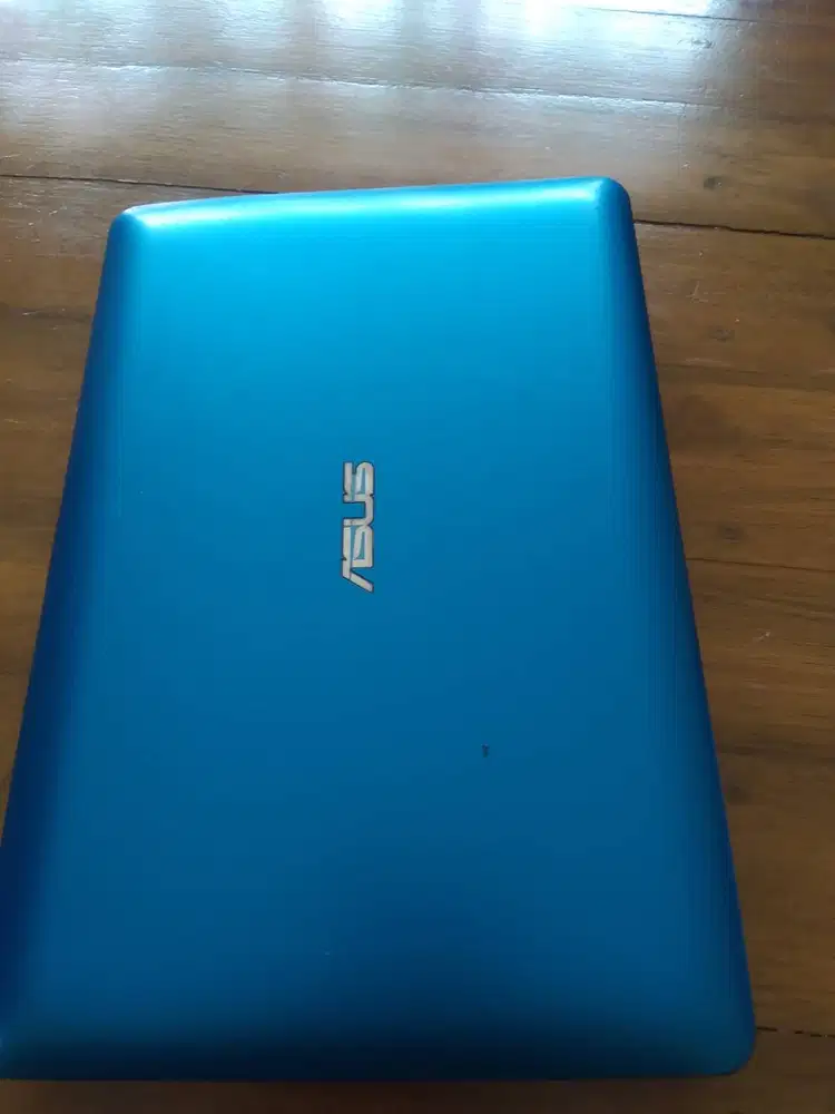 Laptop merk assus model tablet