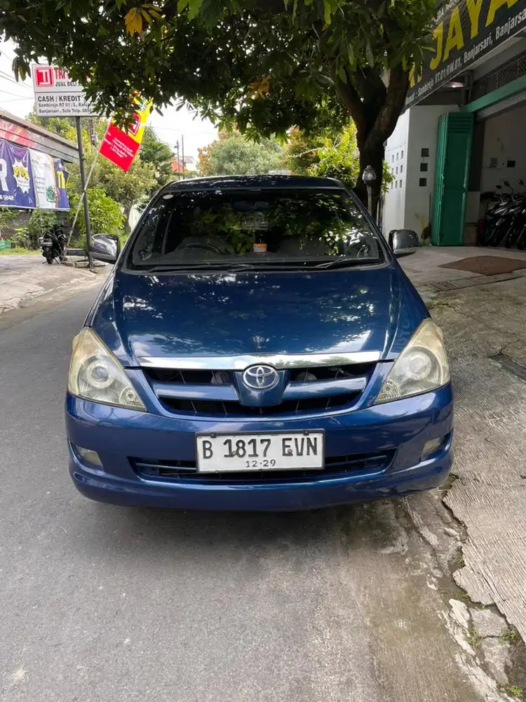 Toyota Kijang Innova 2.0 V Bensin MT 2006