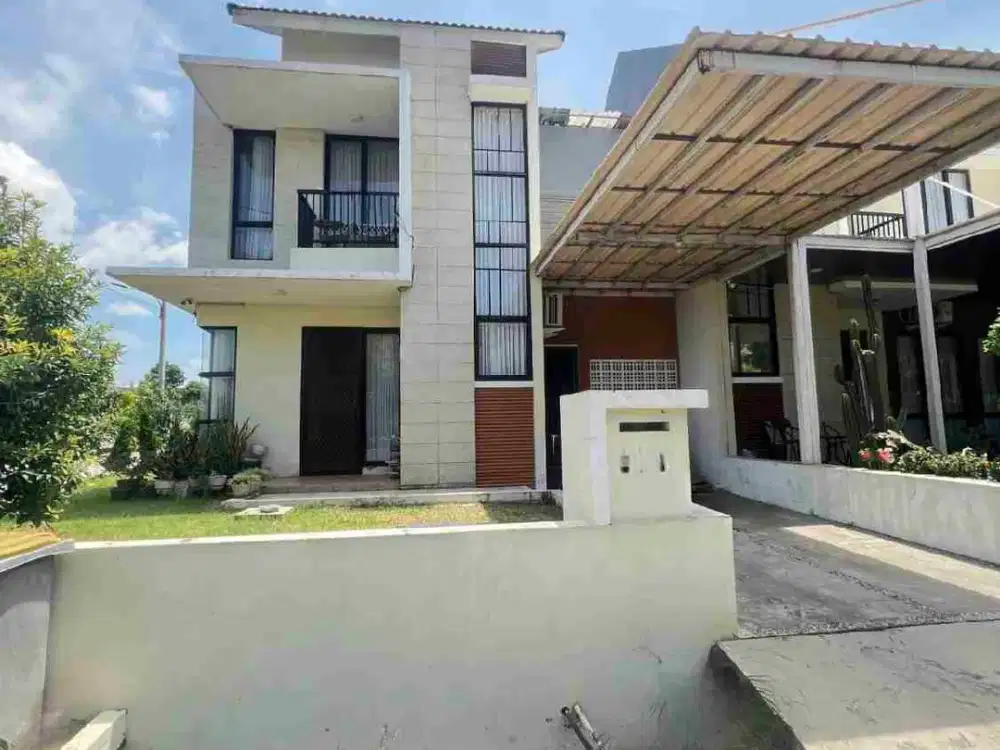 Nego Sampe Deal!!! Under Harga Pasar Rumah Hook Luas 250m² Semi Furnish di Green Ara dekat Summarecon