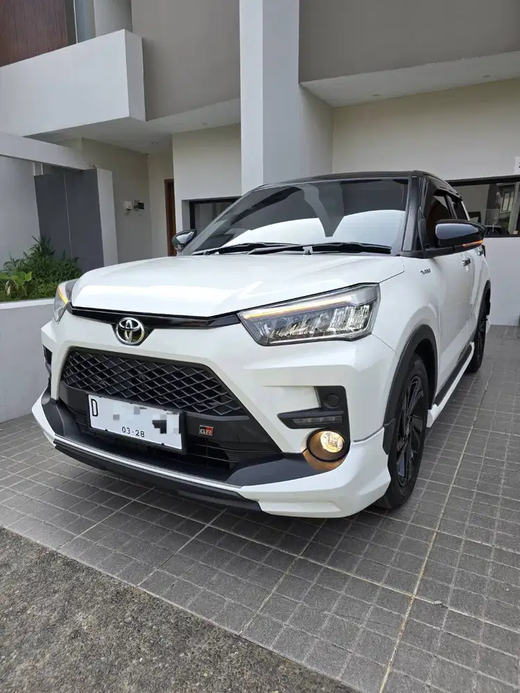 15 RB KM RAIZE GR TWO TONE 2023 SANGAT TERAWAT