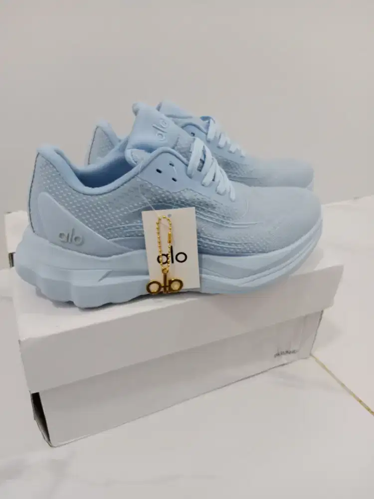 Sepatu ALO Runer