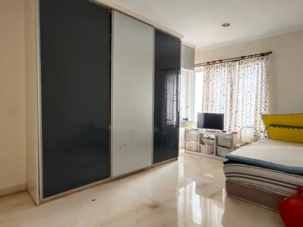 DIJUAL TEMPAT USAHA + RUMAH SEMI FURNISH