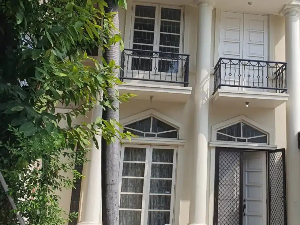 Rumah 2 Lantai 153m2 Disewakan di Kelapa Gading