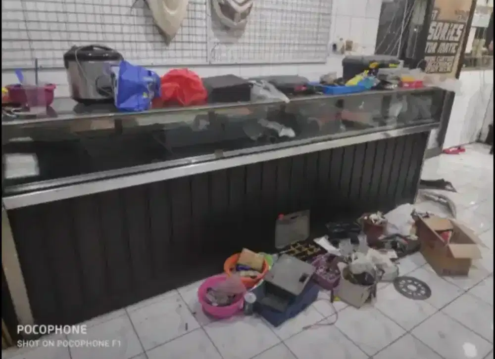 Etalase Toko Kaca Tempered Aluminium toko tebal