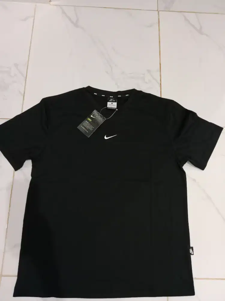 Kaos Nike Dry Fit Hitam
