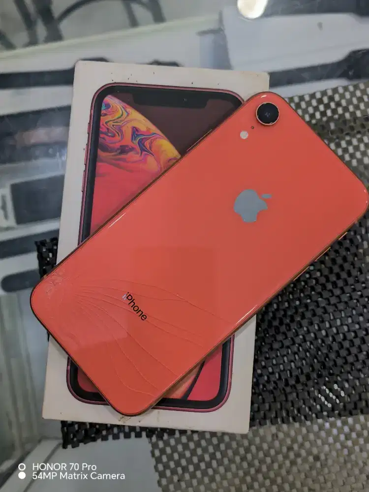 iPhone Xr 64GB Jaringan seumur hidup minus blacdor retak Diki