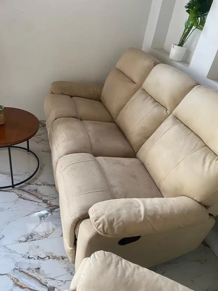 Sofa satu set lengkap 3 dan 1