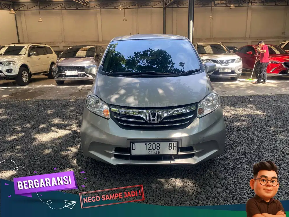 HONDA FREED 1.5 E PSD AT MATIC 2012 ISTIMEWA