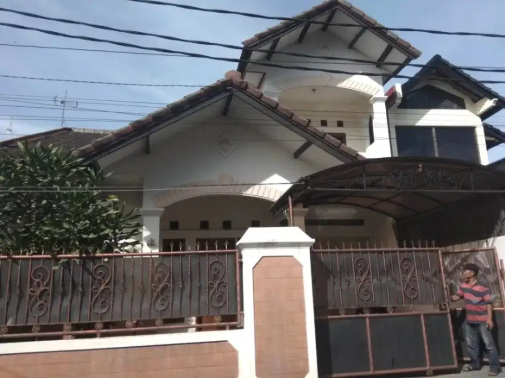 Rumah siap pakai 2 LT dekat Batununggal dan Tol Buahbatu