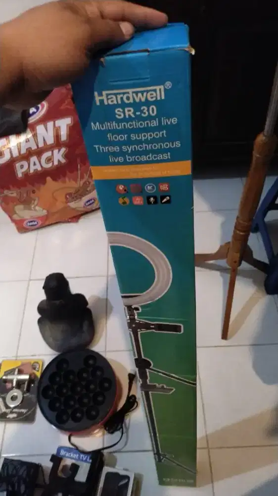 Skipping rope dan stand mic hardwell