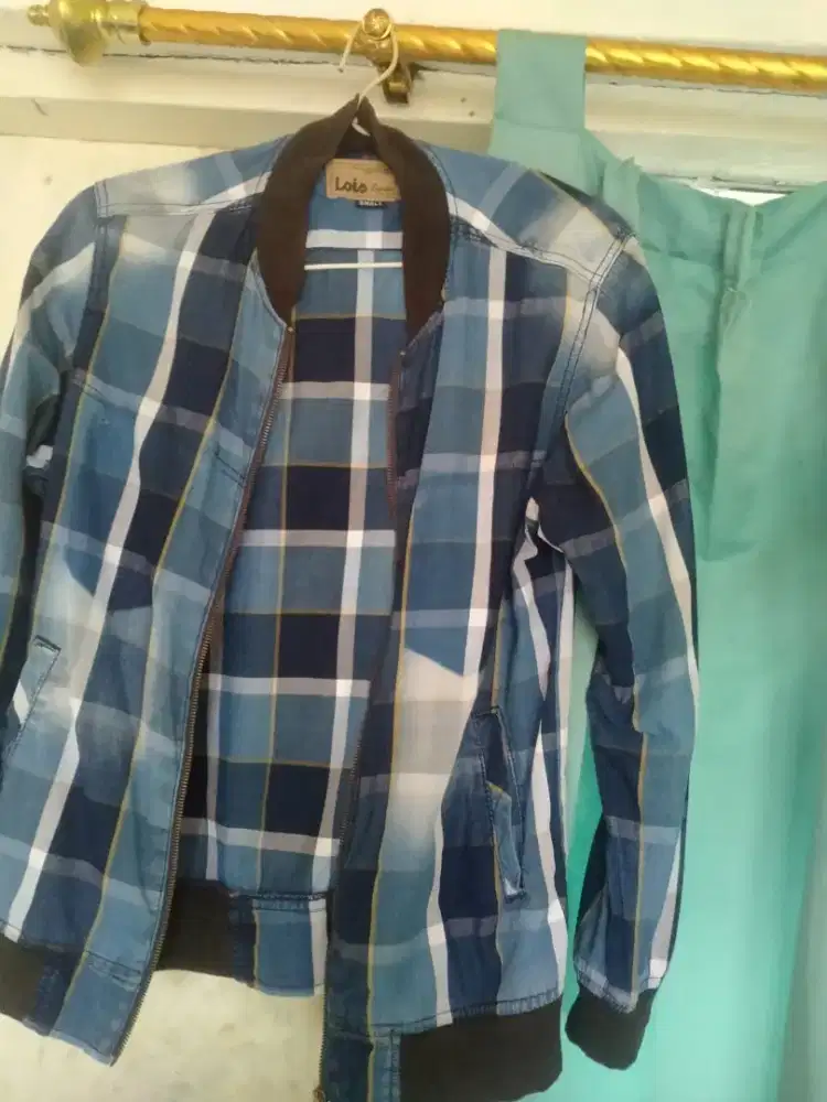 Jacket Lois Size L masih layak pakai