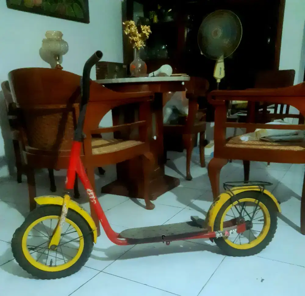 skuter dorong  jadul tahun 1970an