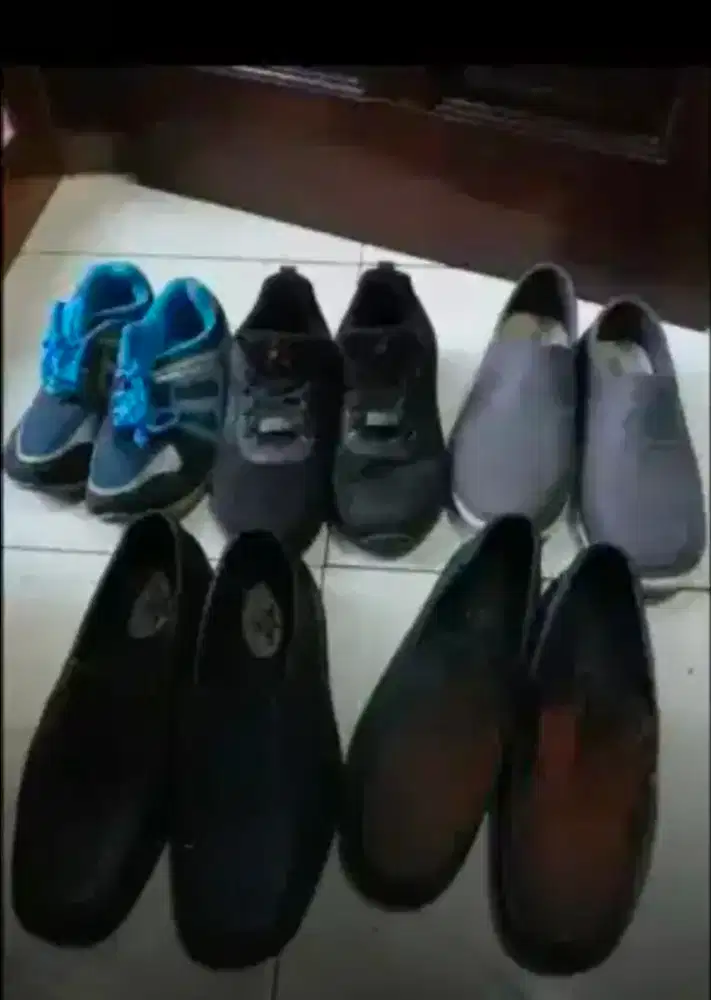 5 pasang sepatu pria Gratis
