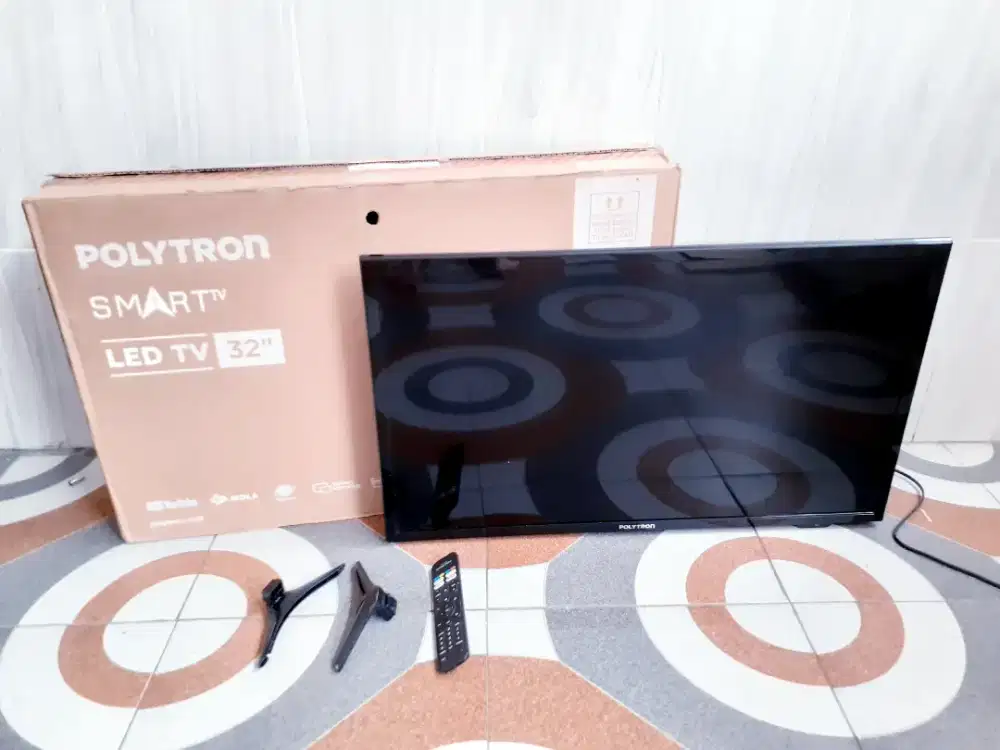 TV LED SMART POLYTRON 32IN YOUTUBE DIGITAL TV MULUS SEPERTI BARU(J161)