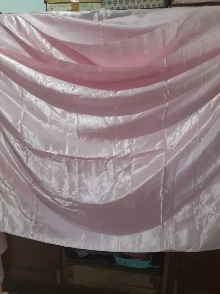 Kain satin,P-11mtr,L-1,10Cm.Warna pink tebal mengkilat
