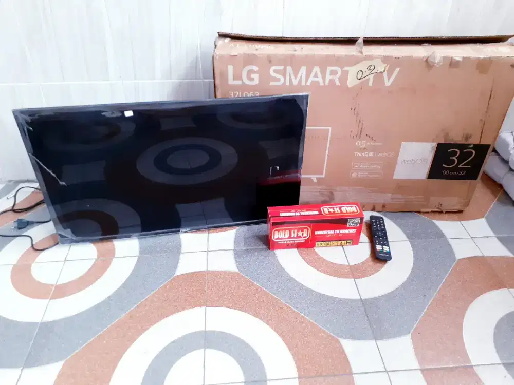 TV LED ANDROID AQUA 32IN DIGITAL NETFLIK KONDISI NORMAL GARANSI(JB250)