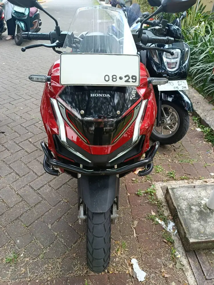 Honda ADV 160 CBS Merah Glossy